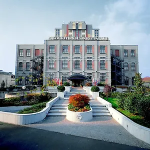 **** Hotel Starhotels Business Palace Itálie